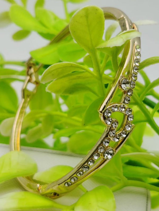 Imported Adjustable Heart-link Crystal Bracelet – Elegant Sparkle Redefined